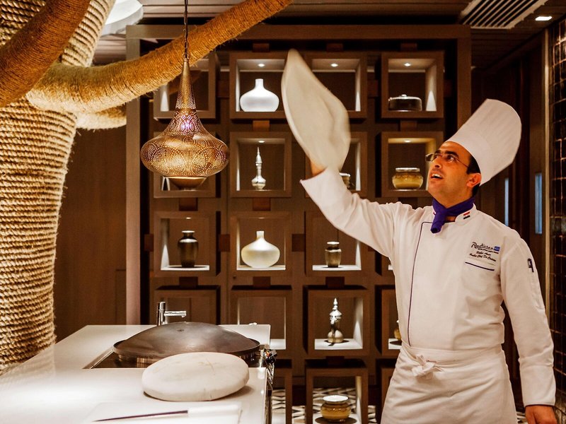 Radisson Blu Dubai Deira Creek 24