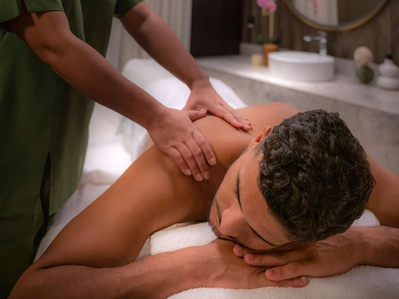 Radisson Blu Dubai Deira Creek 39