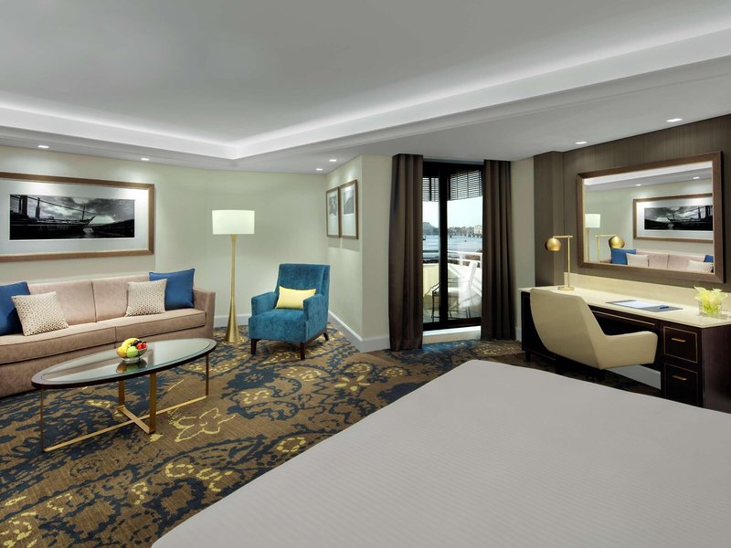 Radisson Blu Dubai Deira Creek 47