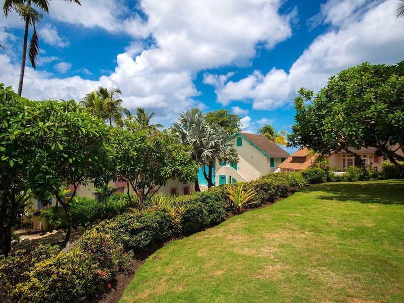 Crystal Cove by Elegant Hotels 4