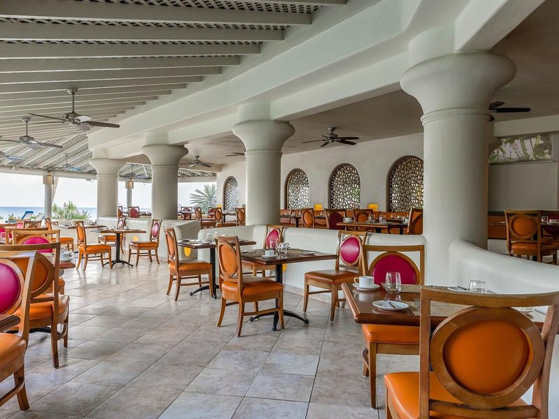 Crystal Cove by Elegant Hotels 25