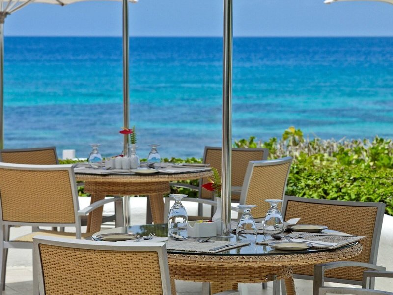 Crystal Cove by Elegant Hotels 31