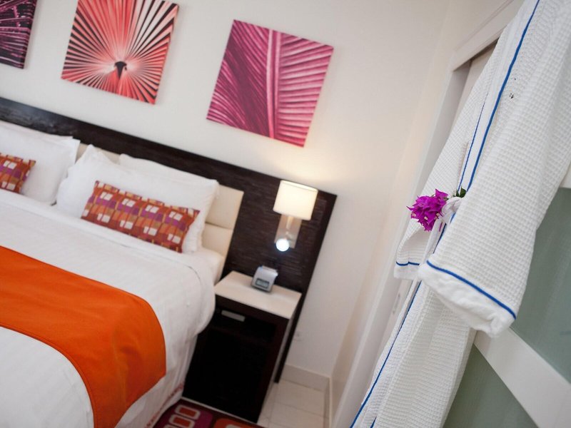 Crystal Cove by Elegant Hotels 48