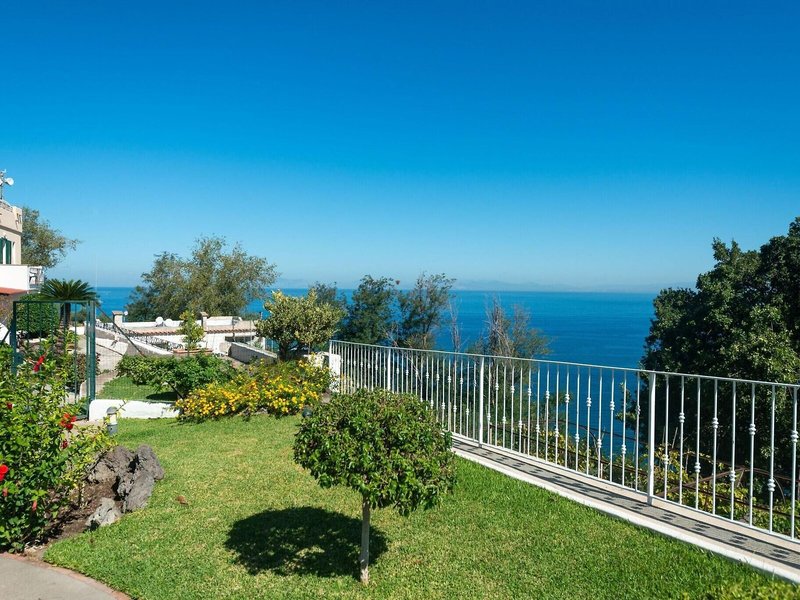 Hotel Villa Ireos 10