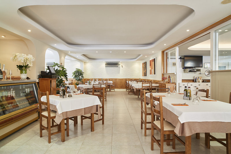 Invisa Hotel Casa Luis 16