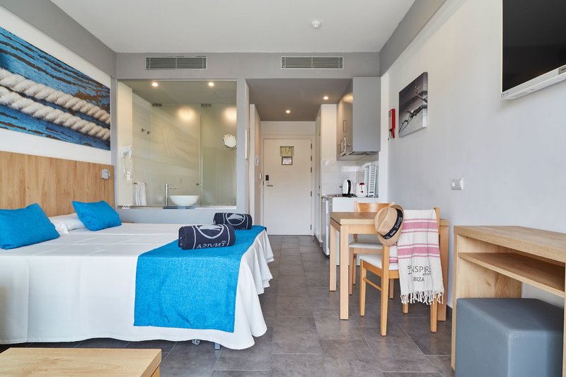 Invisa Hotel Casa Luis 9