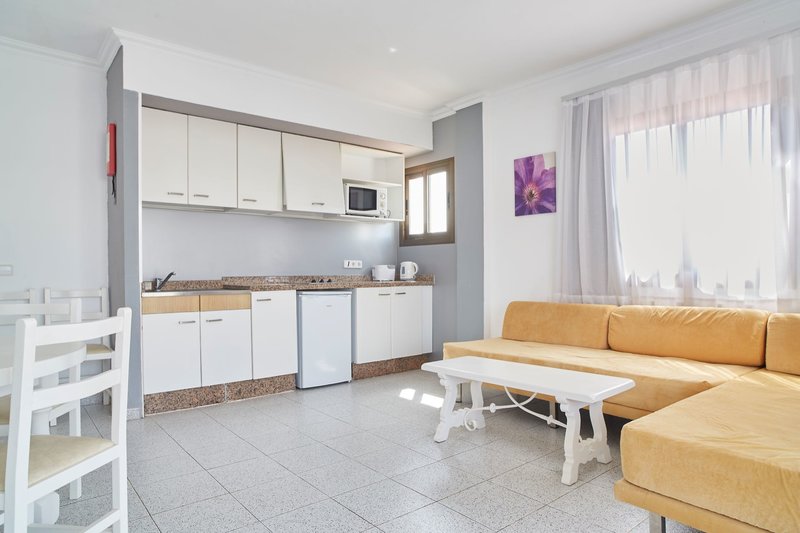 Invisa Hotel Casa Luis 15