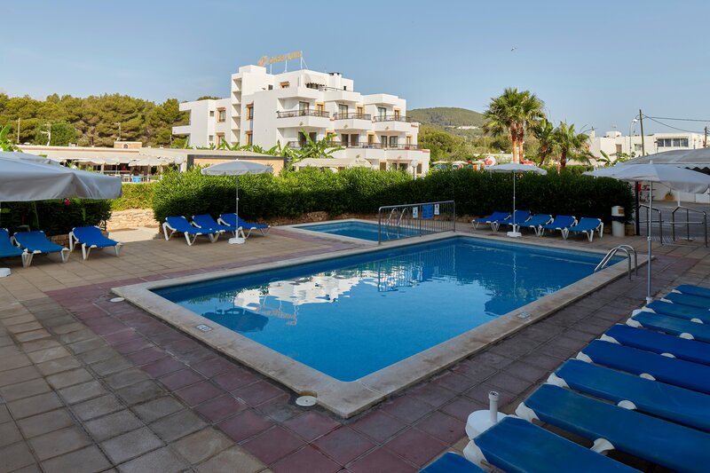 Invisa Hotel Casa Luis 11
