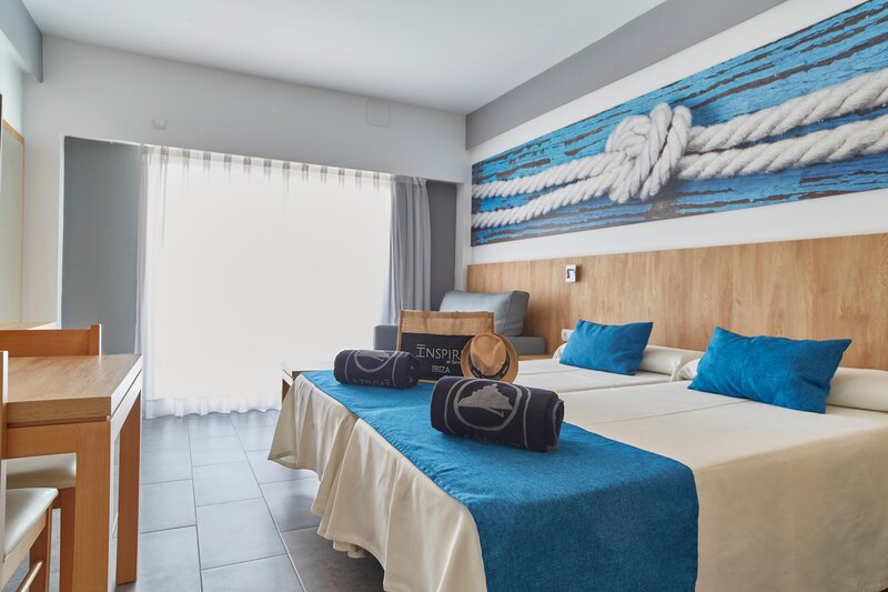 Invisa Hotel Casa Luis 16