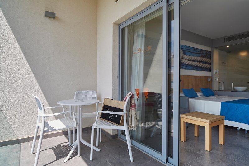 Invisa Hotel Casa Luis 24
