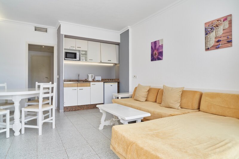 Invisa Hotel Casa Luis 26