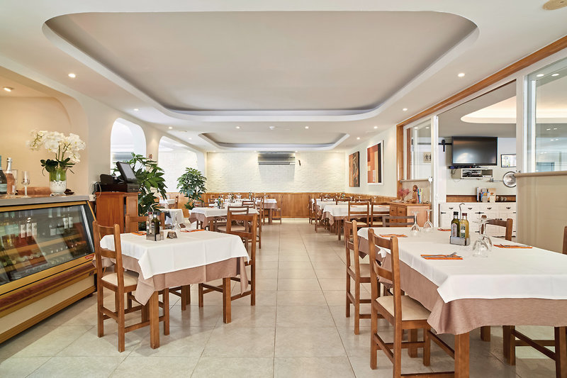 Invisa Hotel Casa Luis 24