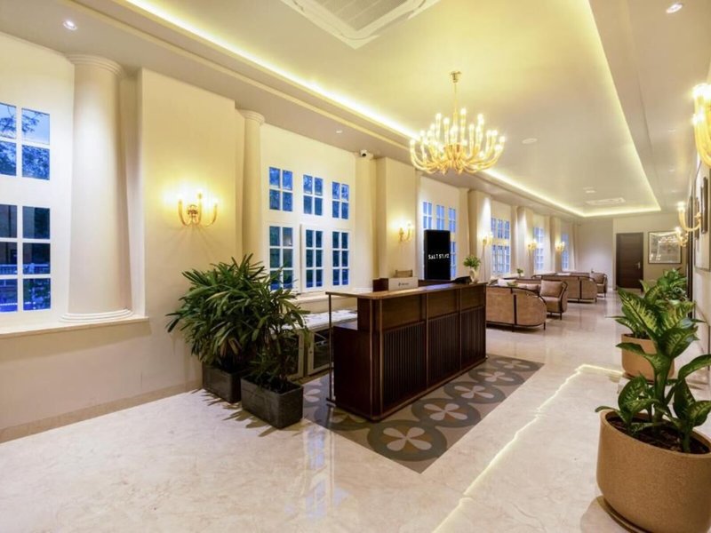 Saltstayz Autograph - Connaught Place 5