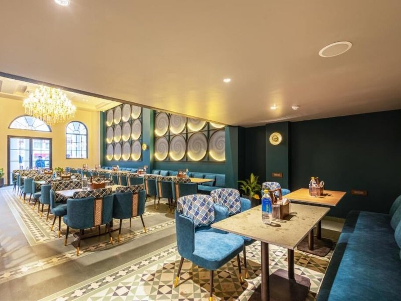 Saltstayz Autograph - Connaught Place 7