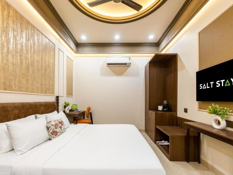 Saltstayz Autograph - Connaught Place 11