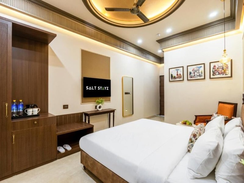 Saltstayz Autograph - Connaught Place 13