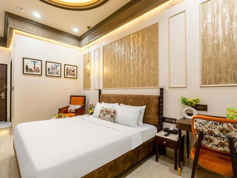 Saltstayz Autograph - Connaught Place 14