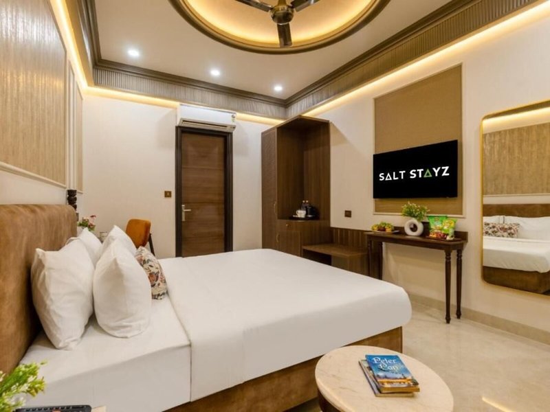 Saltstayz Autograph - Connaught Place 15