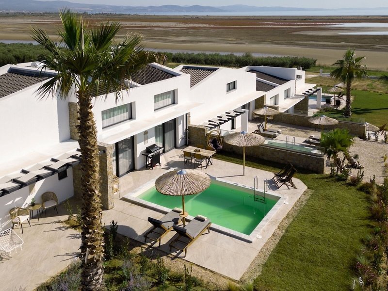 Flamingo View Suites 9