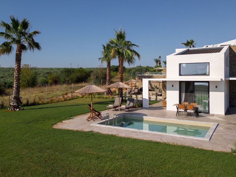 Flamingo View Suites 10
