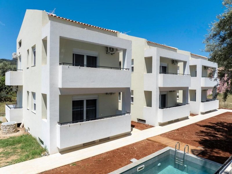 Miralis Apartments 3