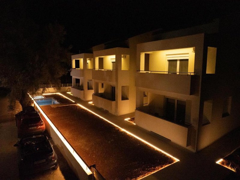 Miralis Apartments 4