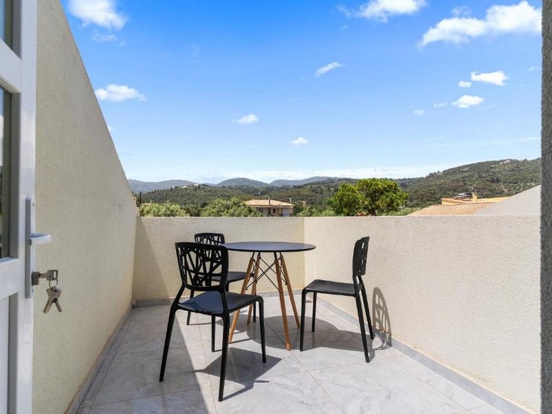 Miralis Apartments 5