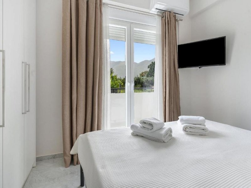 Miralis Apartments 10