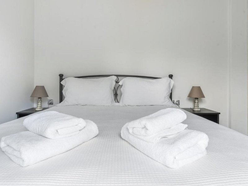 Miralis Apartments 15