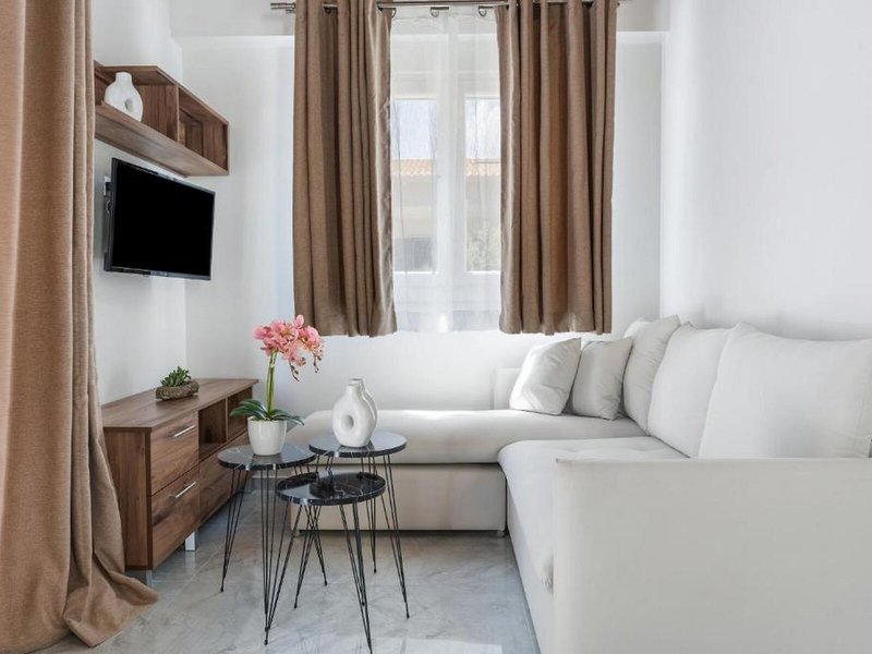 Miralis Apartments 16