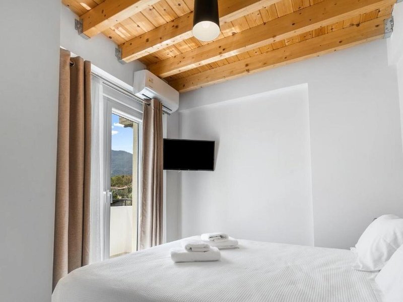 Miralis Apartments 17