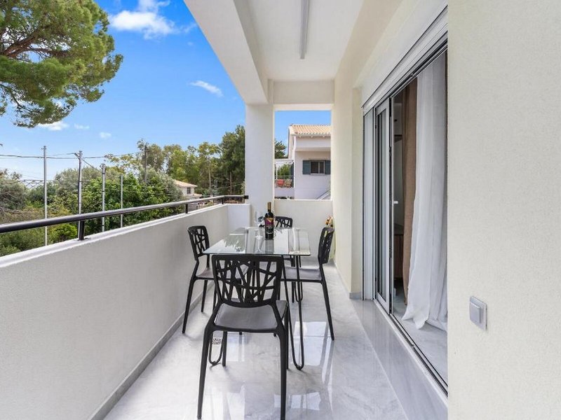 Miralis Apartments 19