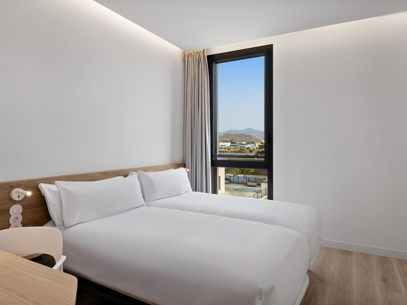 B&B HOTEL Alicante Aeropuerto 12