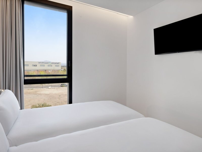 B&B HOTEL Alicante Aeropuerto 14