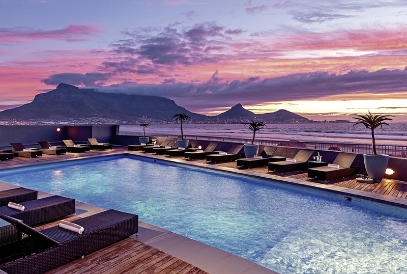 Lagoon Beach Hotel & Spa 3
