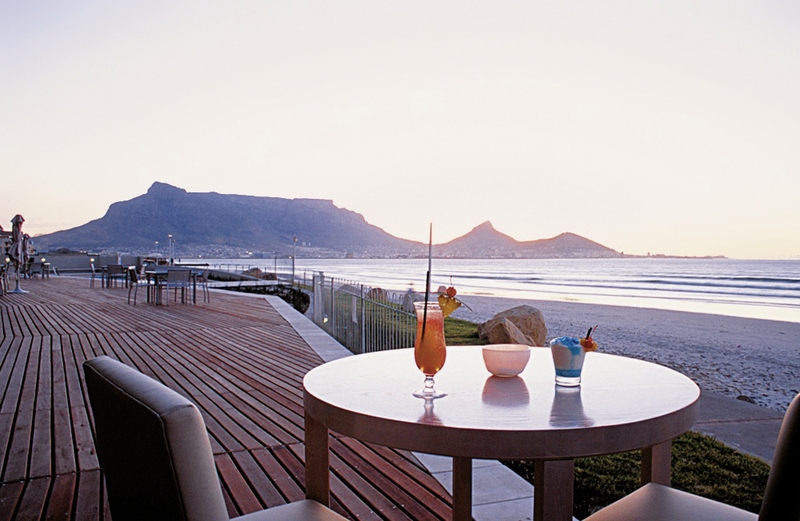 Lagoon Beach Hotel & Spa 4