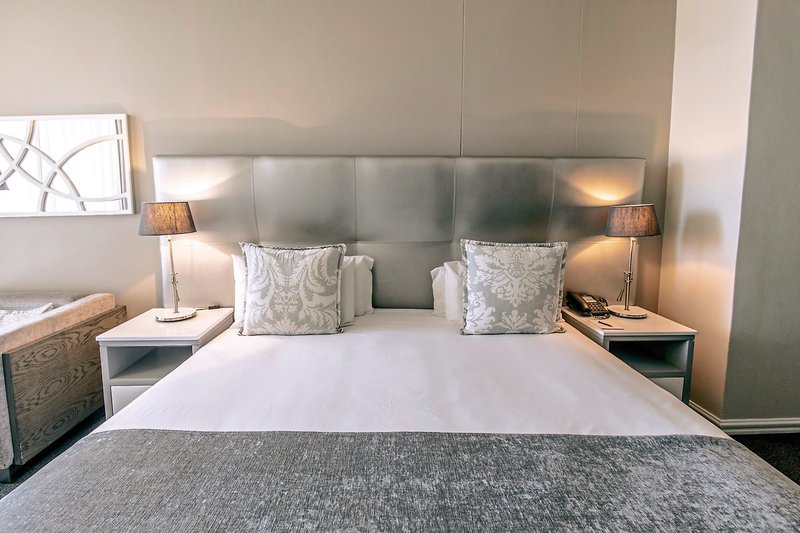Lagoon Beach Hotel & Spa 12