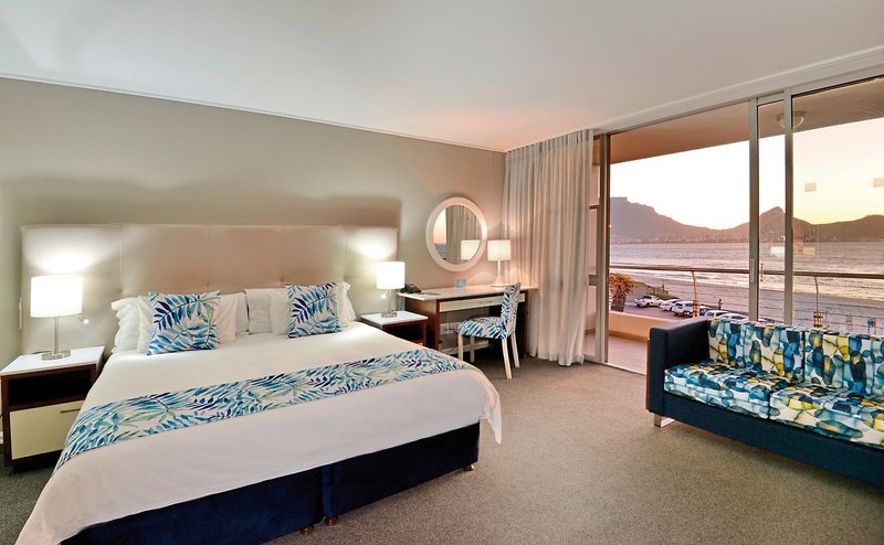 Lagoon Beach Hotel & Spa 13