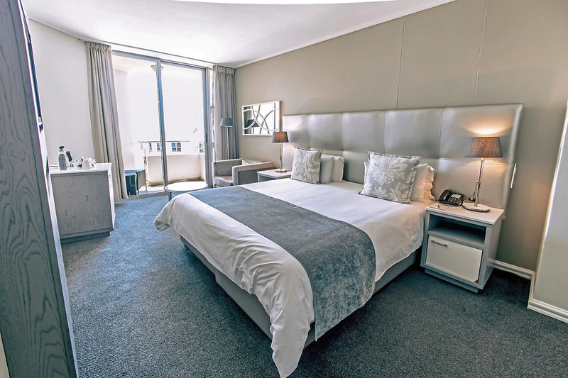 Lagoon Beach Hotel & Spa 15
