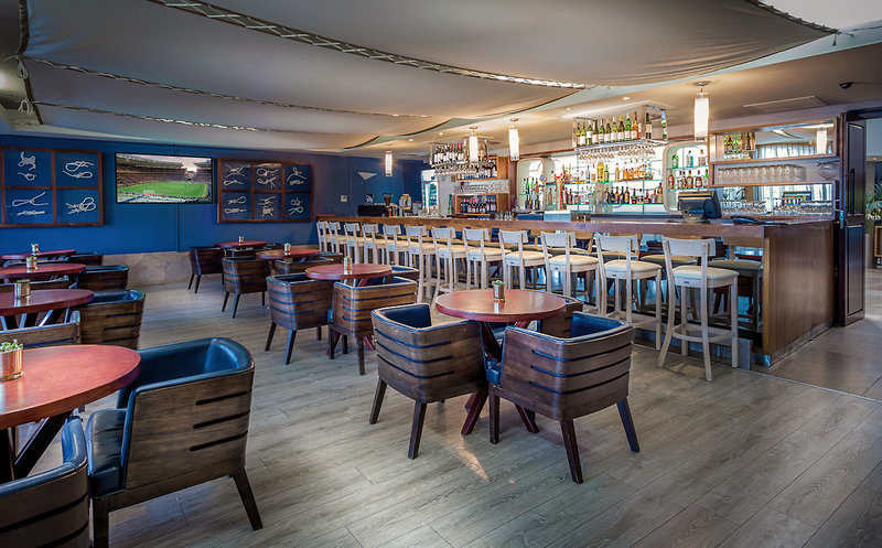 Lagoon Beach Hotel & Spa 20