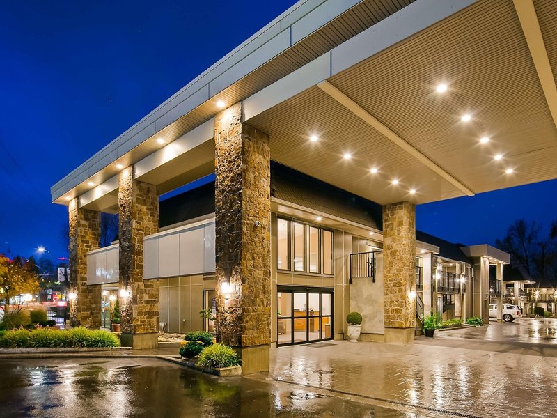 Best Western Plus Burnaby Hotel 2