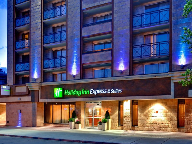 Holiday Inn Express & Suites Calgary 2