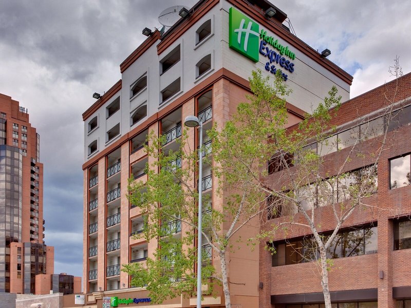 Holiday Inn Express & Suites Calgary 4