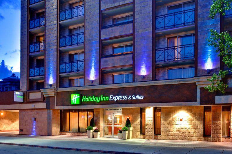 Holiday Inn Express & Suites Calgary