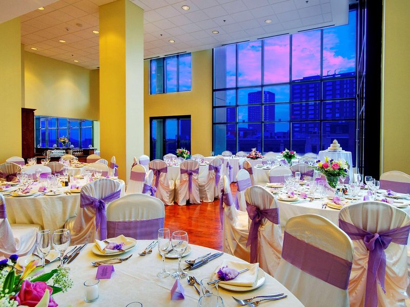 Hilton Garden Inn Montreal Centre-Ville 10 - Restaurant