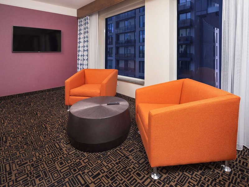 Hilton Garden Inn Montreal Centre-Ville 15 - Room Example