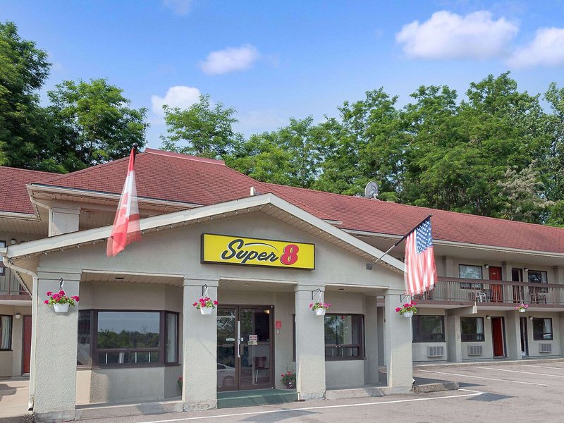Super 8 Niagara Falls North