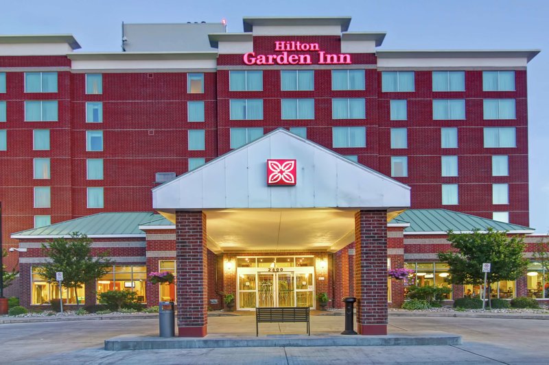 Hilton Garden Inn Ottawa Airport 2 - Exterior