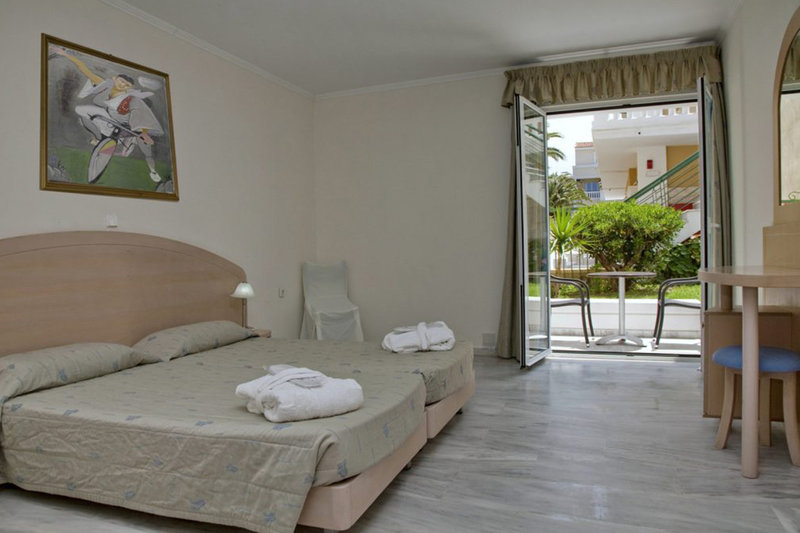 Jo An Beach Hotel 13
