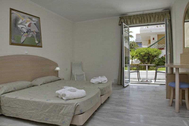 Jo An Beach Hotel 7